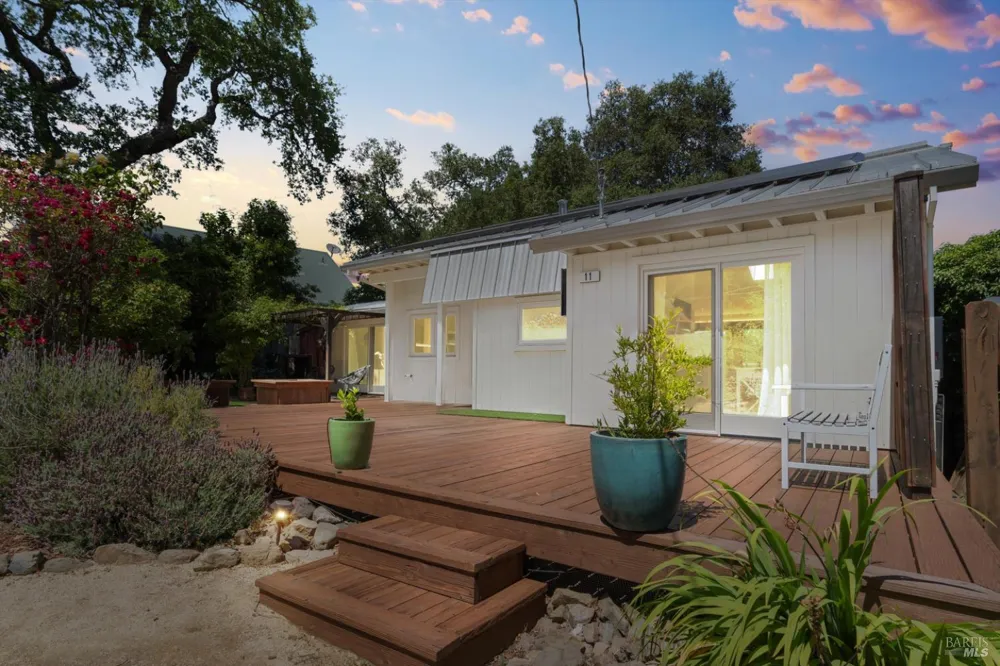 10 Waldruhe Heights Glen Ellen, CA 95442
