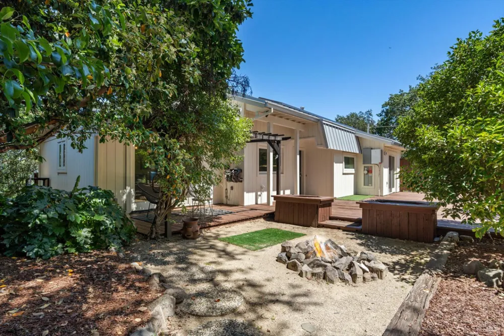 10 Waldruhe Heights Glen Ellen, CA 95442