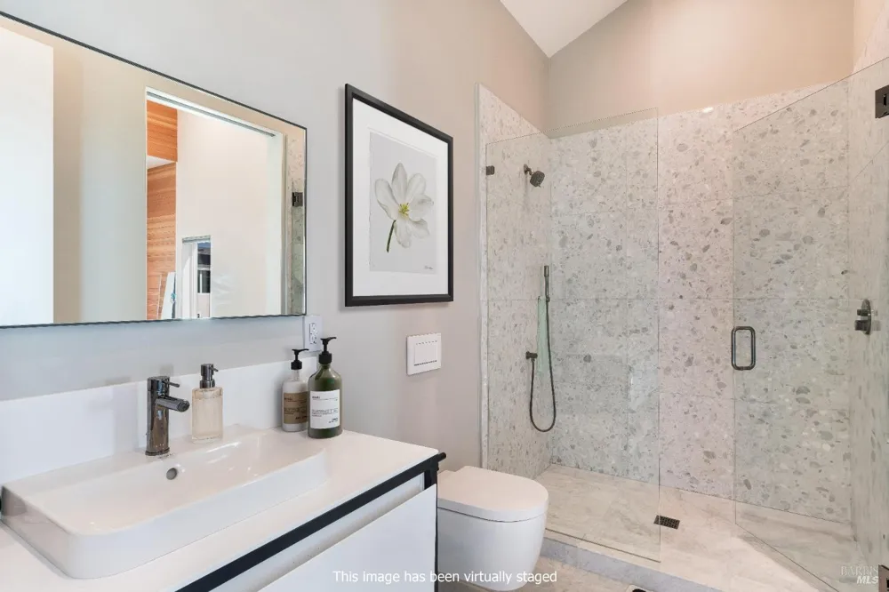 991 Grove Street Healdsburg, CA 95448