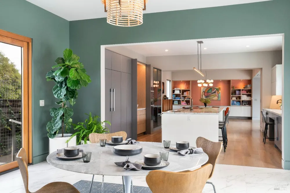 991 Grove Street Healdsburg, CA 95448