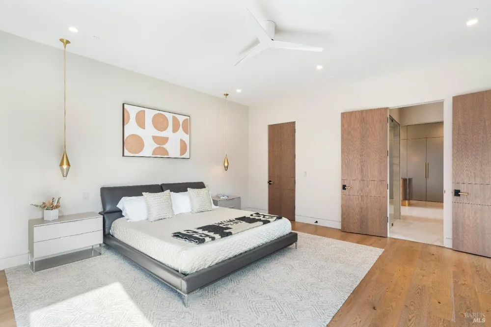 991 Grove Street Healdsburg, CA 95448