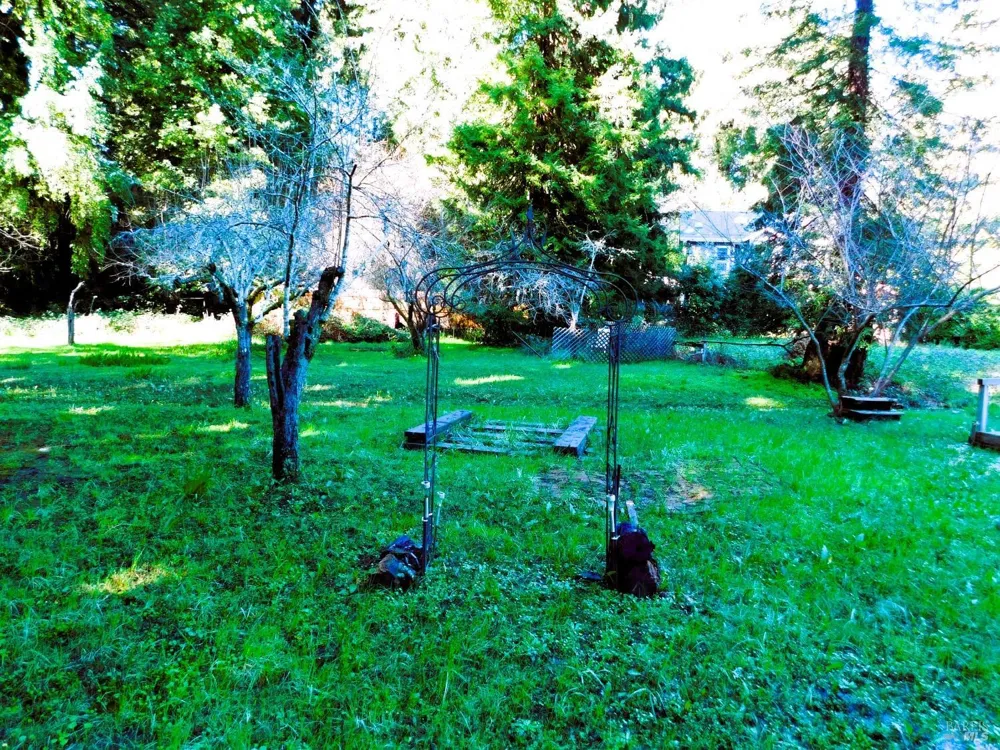 15900 Drake Road Guerneville, CA 95446