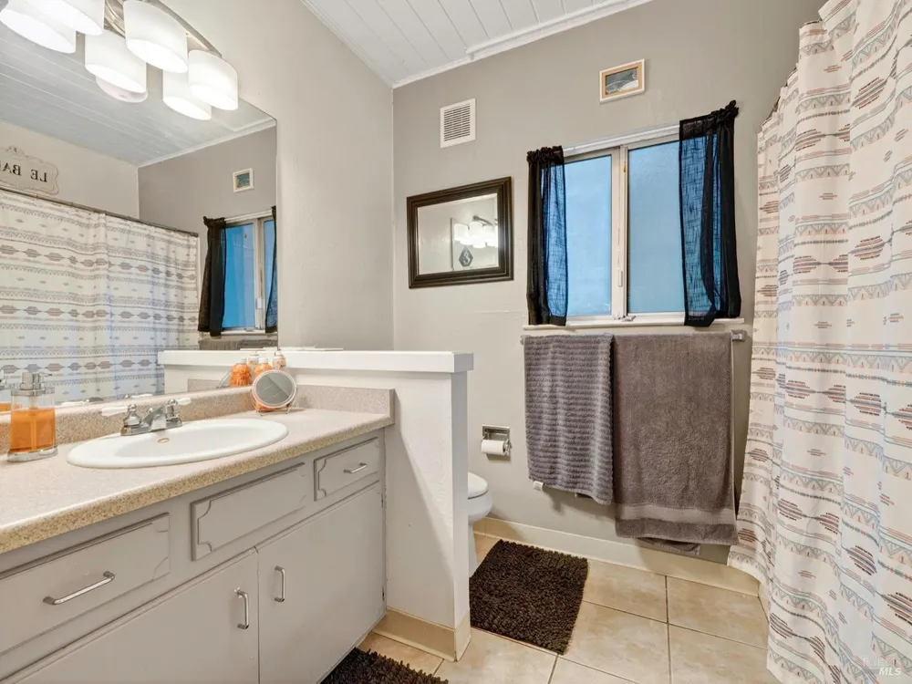 1290 Adobe Canyon Road Kenwood, CA 95452