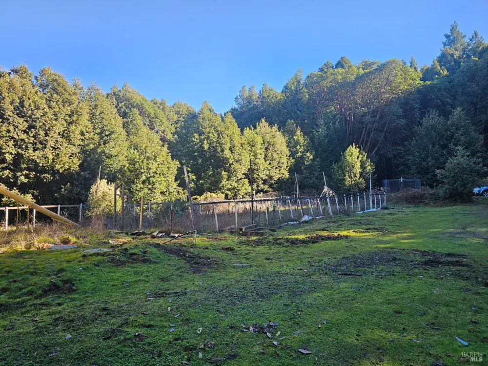 27651 Skyview Road Willits, CA 95490