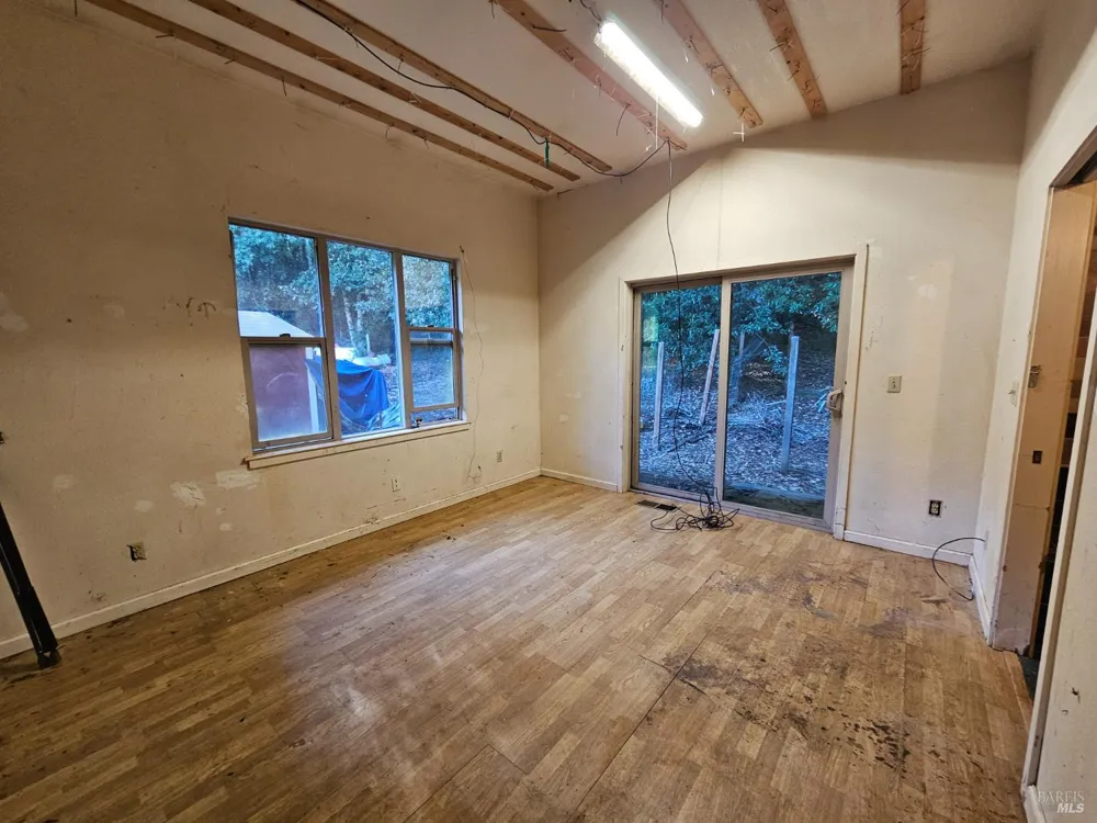 27651 Skyview Road Willits, CA 95490