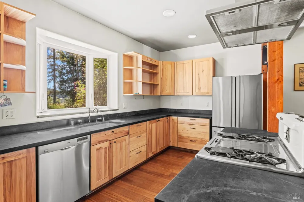 4340 Blackhawk Drive Willits, CA 95490
