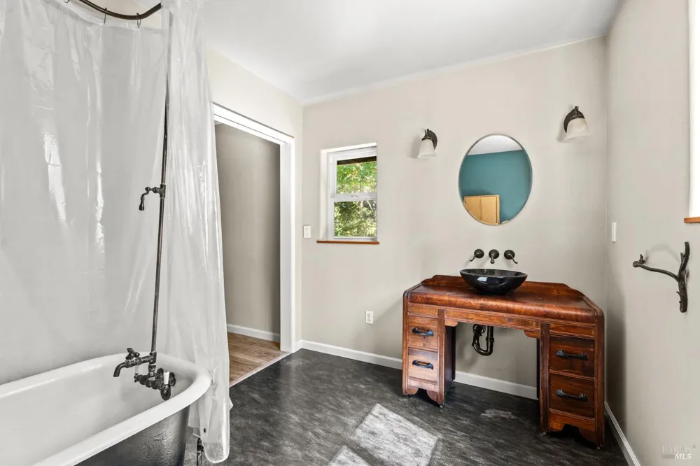 4340 Blackhawk Drive Willits, CA 95490