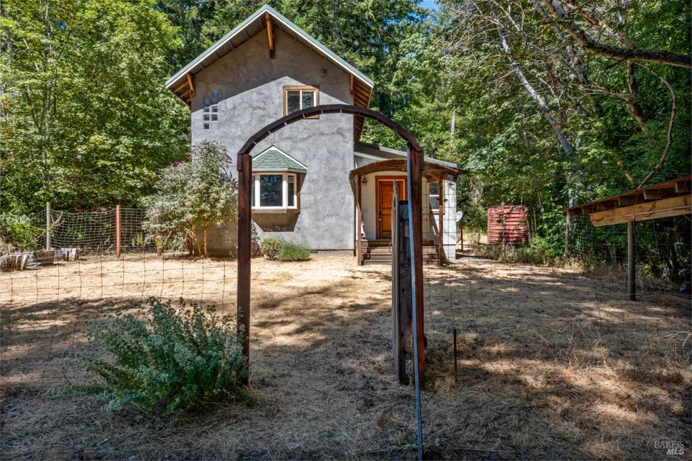 4340 Blackhawk Drive Willits, CA 95490