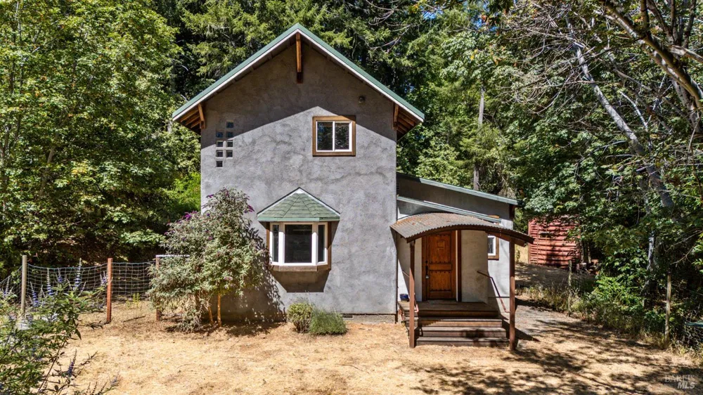 4340 Blackhawk Drive Willits, CA 95490