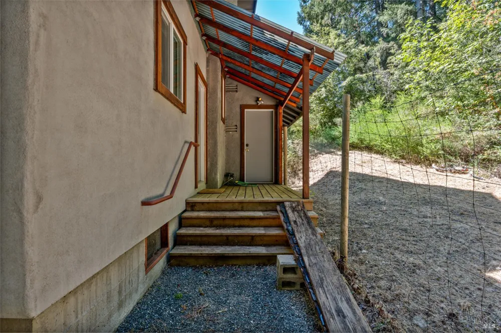 4340 Blackhawk Drive Willits, CA 95490