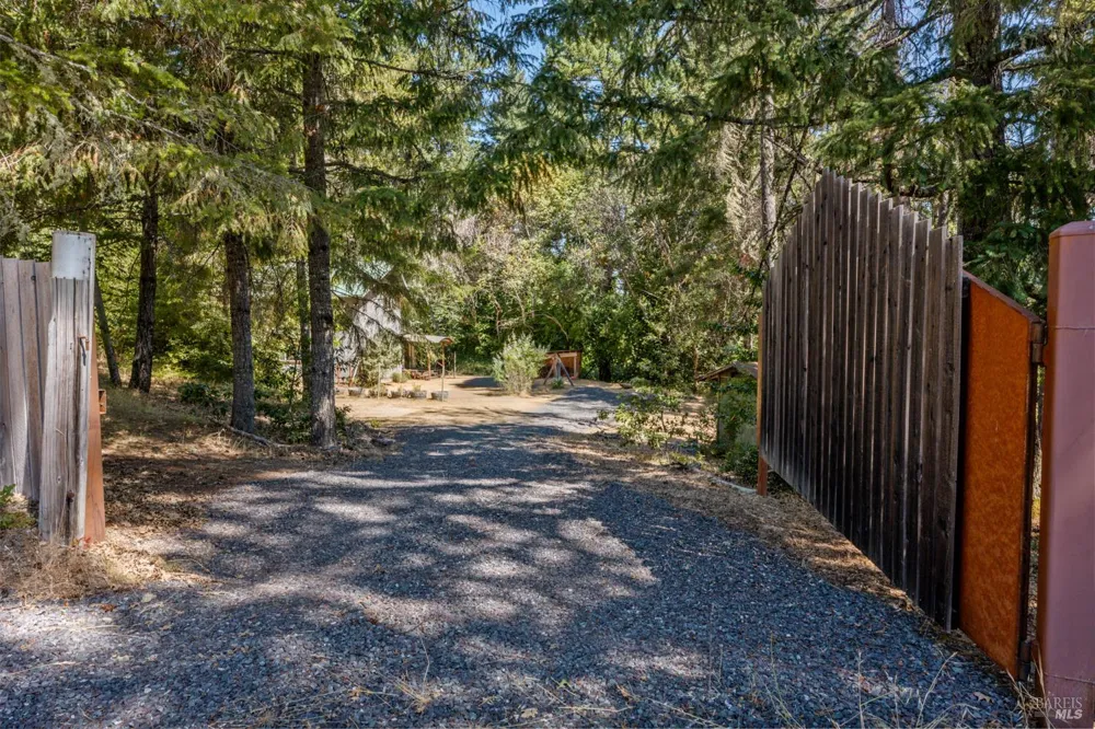 4340 Blackhawk Drive Willits, CA 95490