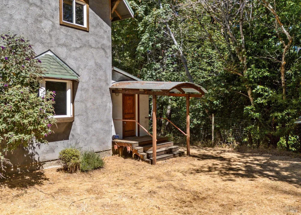 4340 Blackhawk Drive Willits, CA 95490