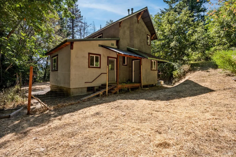 4340 Blackhawk Drive Willits, CA 95490