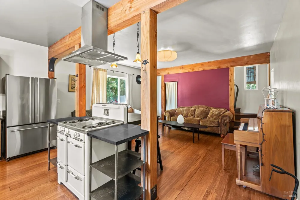 4340 Blackhawk Drive Willits, CA 95490