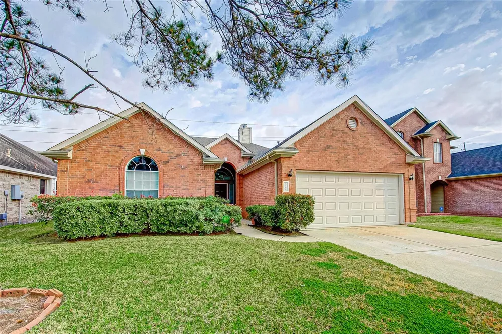 3306 Stratford Pointe Drive