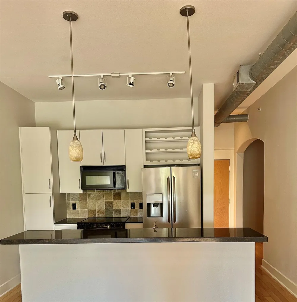 1901 Post Oak Boulevard #3215 Houston, TX 77056