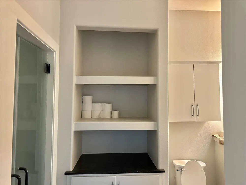 1901 Post Oak Boulevard #3215 Houston, TX 77056