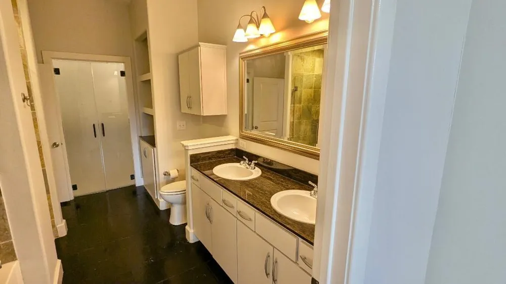 1901 Post Oak Boulevard #3215 Houston, TX 77056
