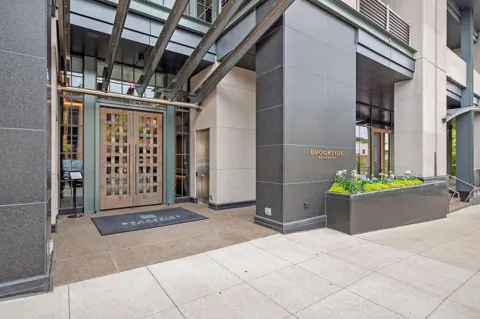 369 Old Woodward Avenue #307