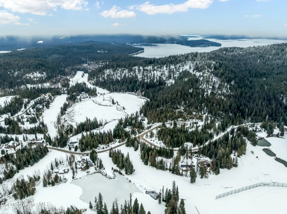 586 Fairway Drive Priest Lake, ID 83856