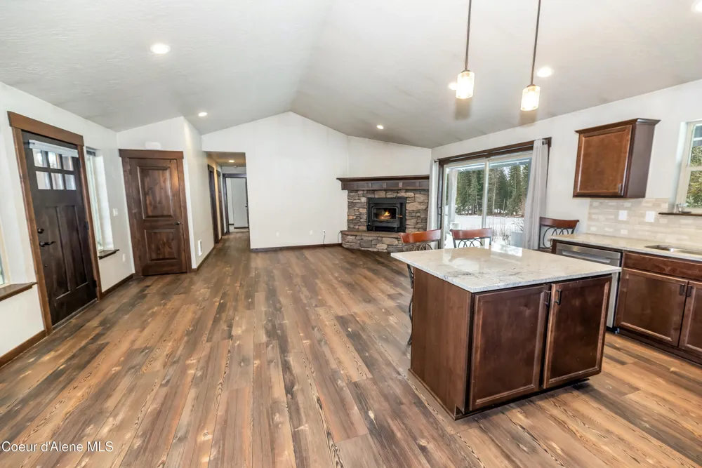 586 Fairway Drive Priest Lake, ID 83856