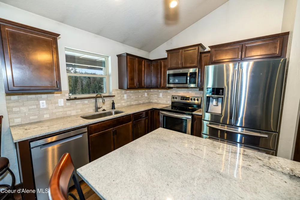 586 Fairway Drive Priest Lake, ID 83856