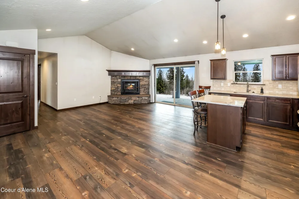 586 Fairway Drive Priest Lake, ID 83856