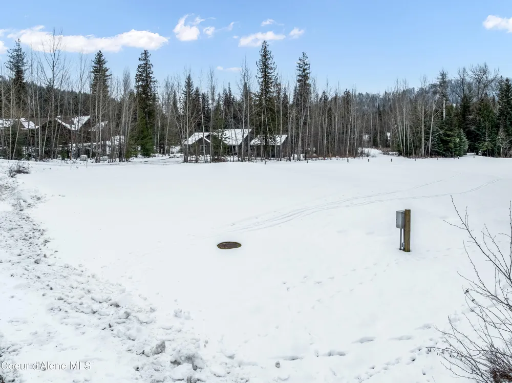 586 Fairway Drive Priest Lake, ID 83856
