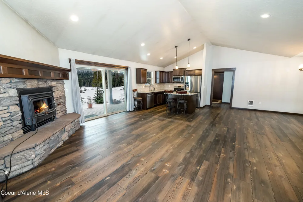 586 Fairway Drive Priest Lake, ID 83856