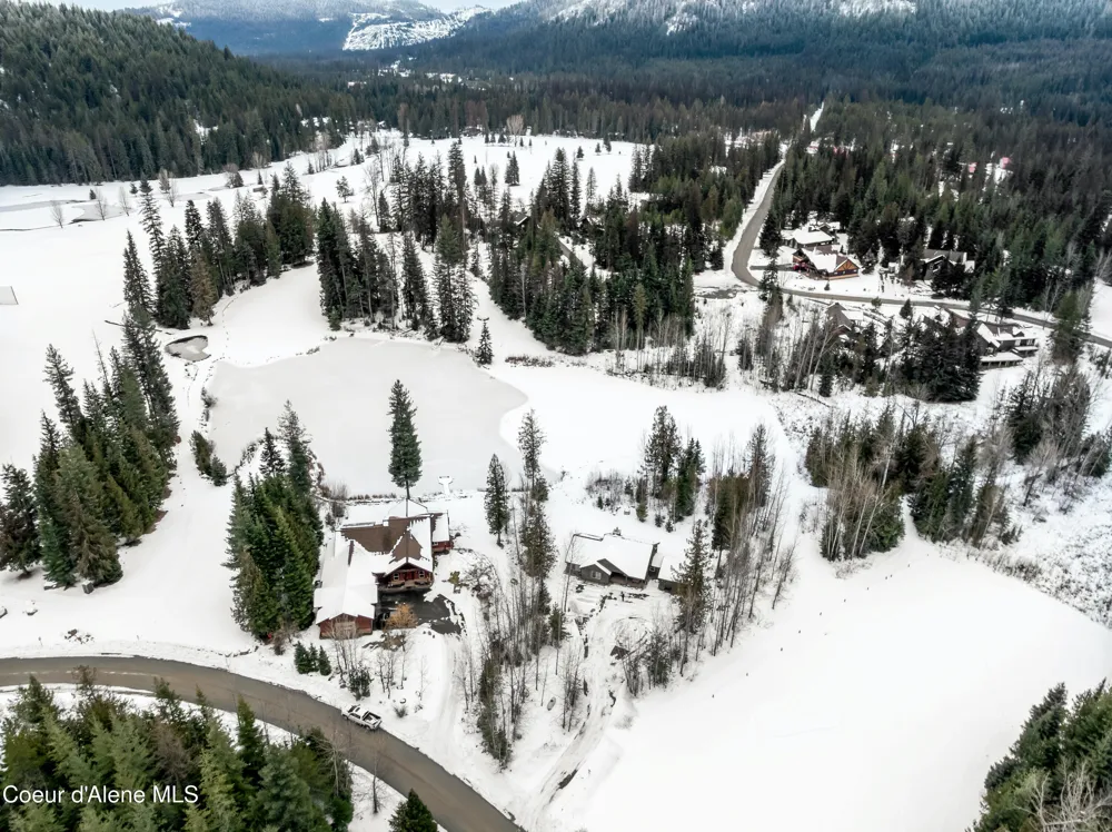 586 Fairway Drive Priest Lake, ID 83856
