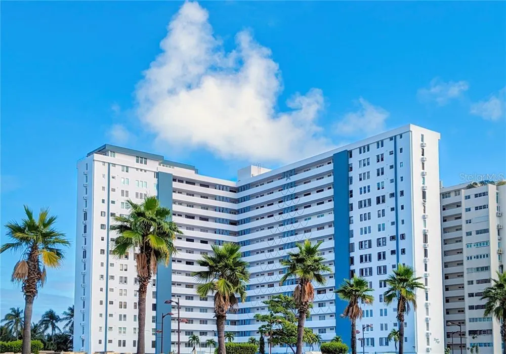 4327 ISLA VERDE AVENUE #PH 1506 Carolina, PR 00979