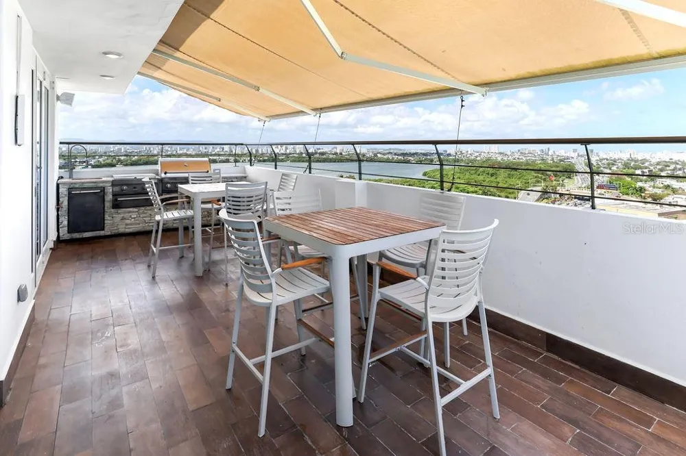 4327 ISLA VERDE AVENUE #PH 1506 Carolina, PR 00979