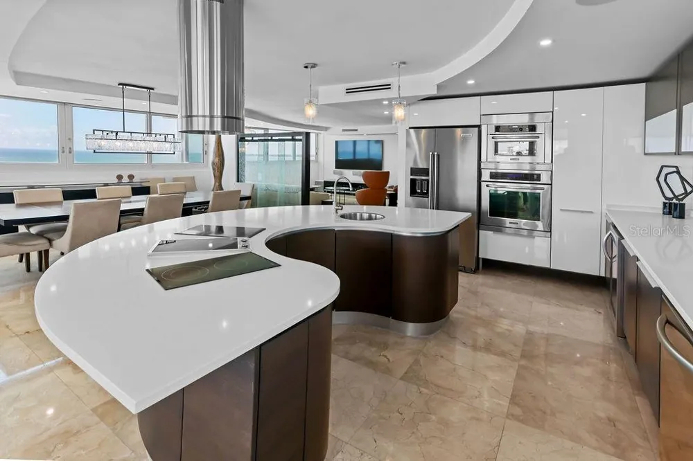4327 ISLA VERDE AVENUE #PH 1506 Carolina, PR 00979