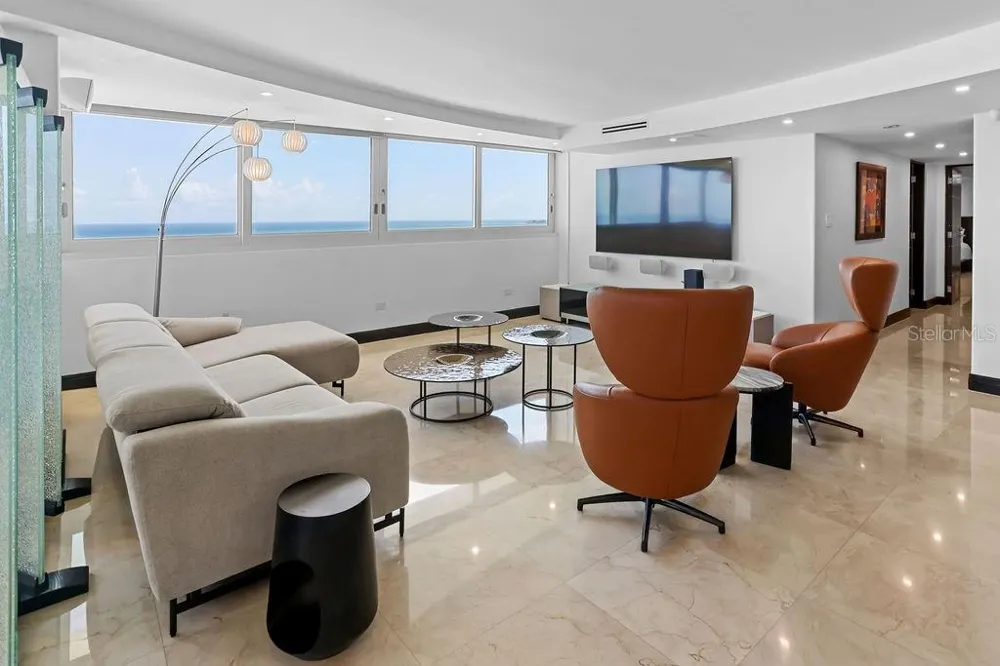 4327 ISLA VERDE AVENUE #PH 1506 Carolina, PR 00979