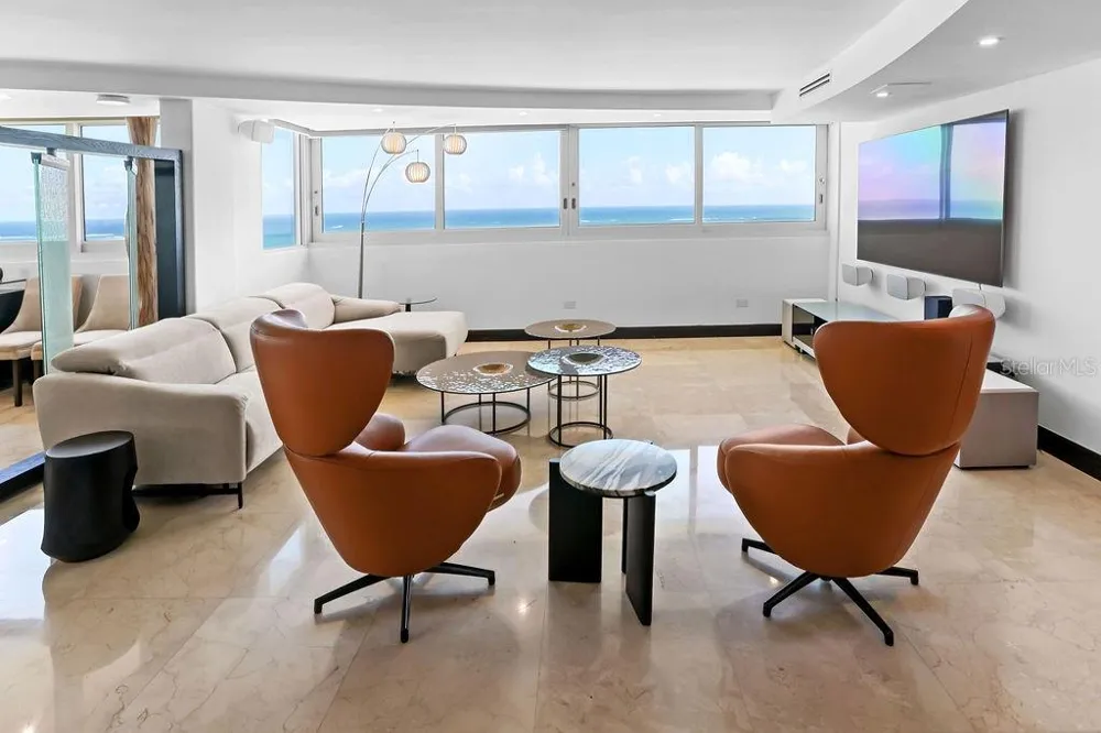 4327 ISLA VERDE AVENUE #PH 1506 Carolina, PR 00979