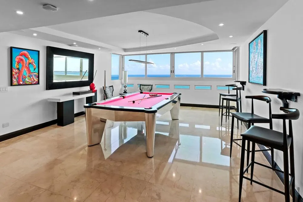 4327 ISLA VERDE AVENUE #PH 1506 Carolina, PR 00979