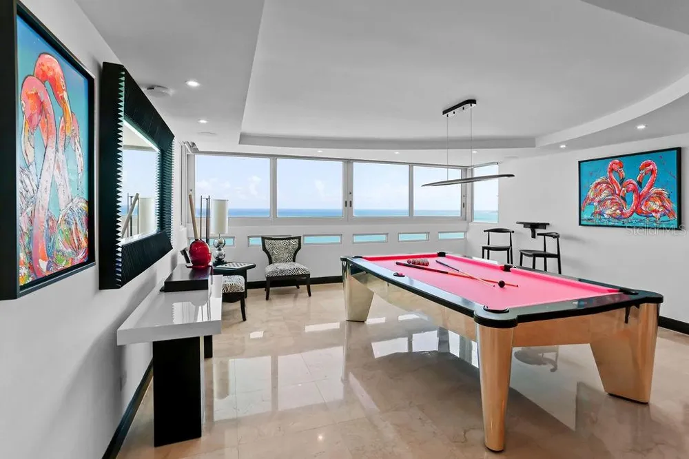 4327 ISLA VERDE AVENUE #PH 1506 Carolina, PR 00979