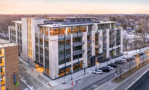 369 Old Woodward Avenue #206