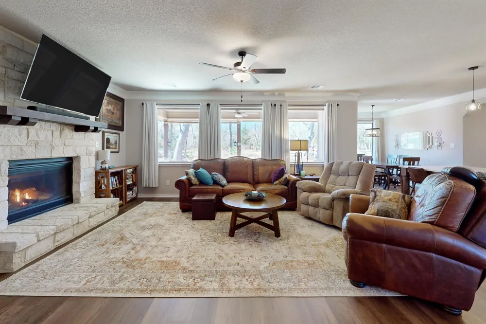 651 County Road 379 Caldwell, TX 77836