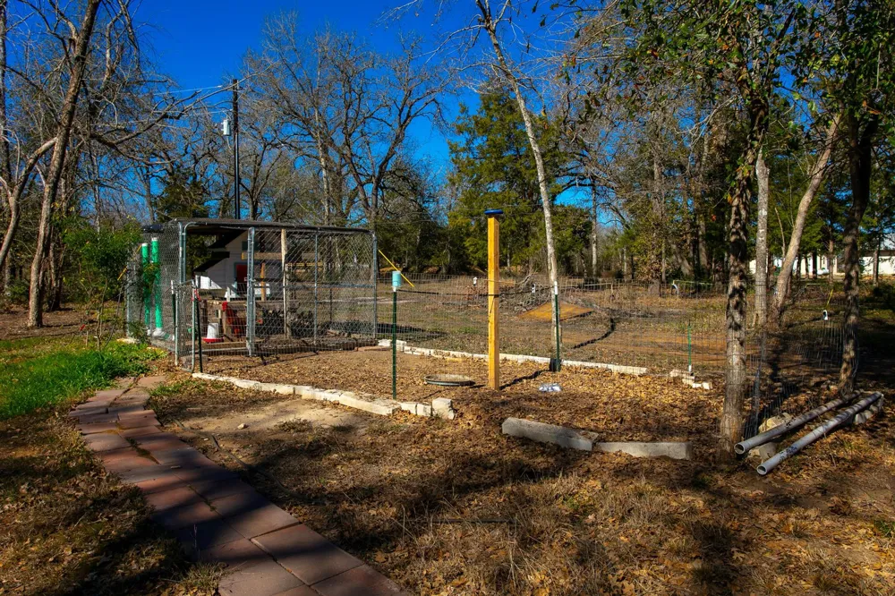 651 County Road 379 Caldwell, TX 77836
