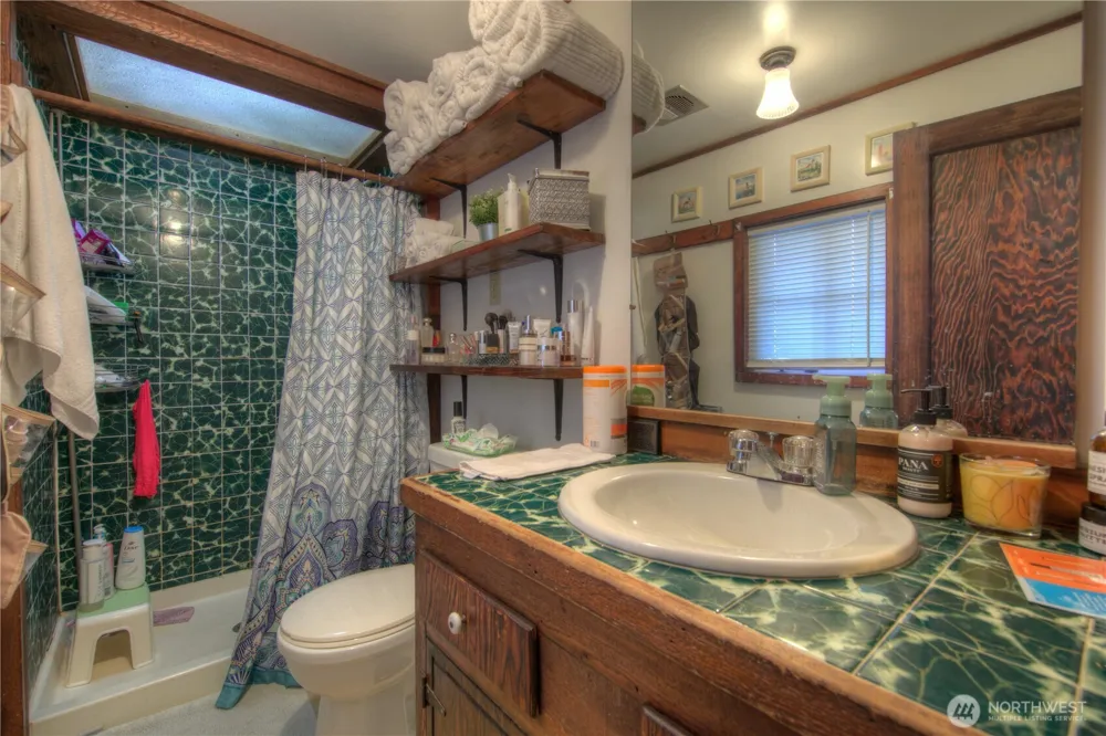 8409 Washington Boulevard SW Lakewood, WA 98498