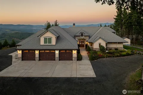 421 Woodland Heights Road
