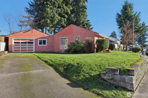 1311 E 32nd