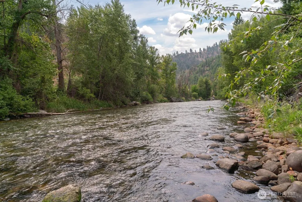 309 Mad Ranch Lane Entiat, WA 98822