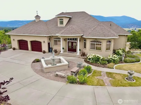 1650 Fairway Loop