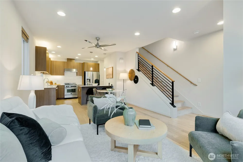 4272 SW Bradford Street Seattle, WA 98116