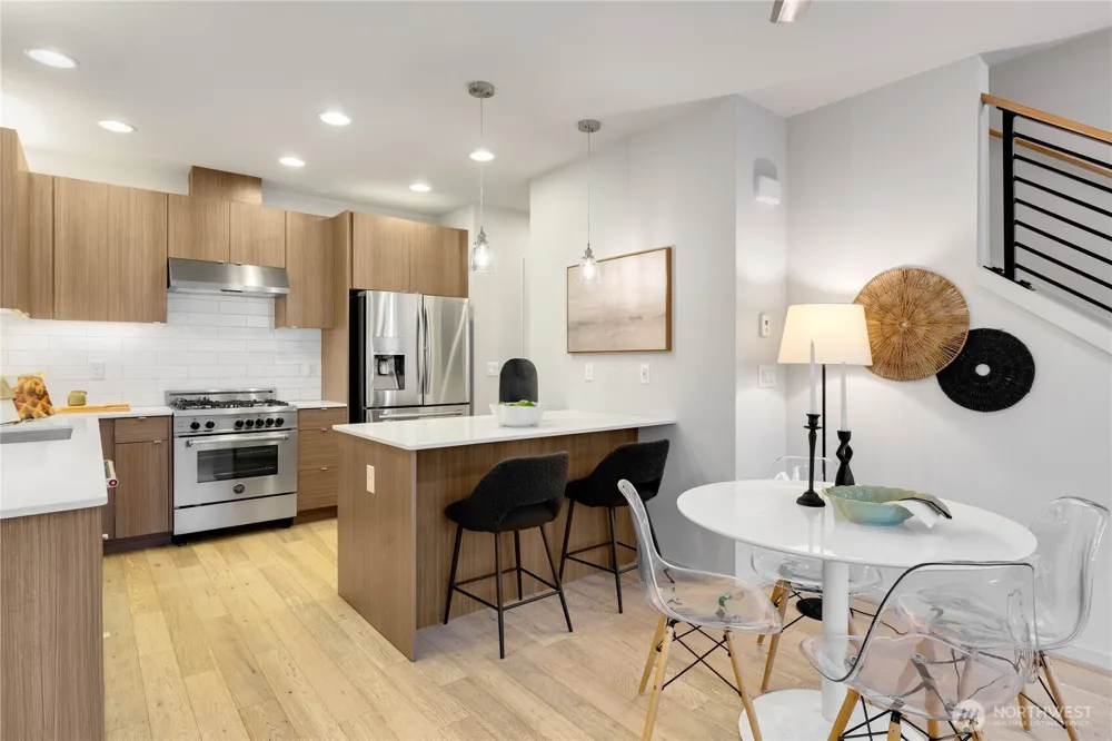 4272 SW Bradford Street Seattle, WA 98116