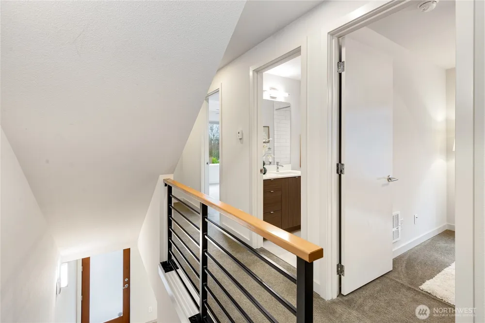 4272 SW Bradford Street Seattle, WA 98116
