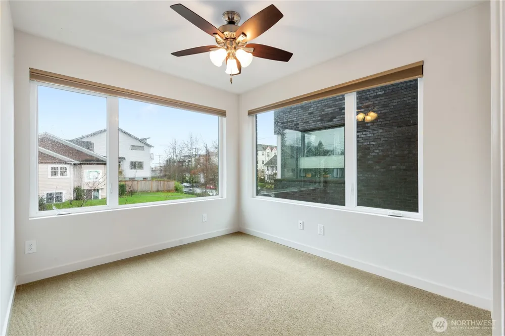 4272 SW Bradford Street Seattle, WA 98116