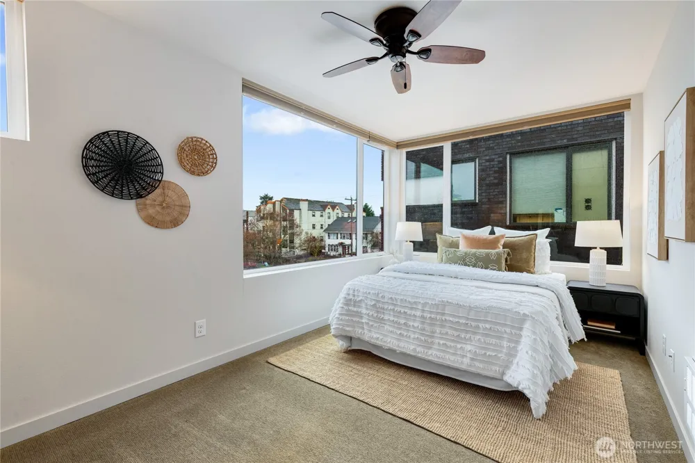 4272 SW Bradford Street Seattle, WA 98116